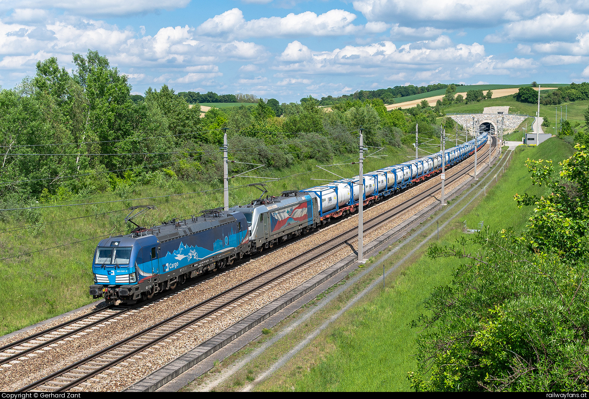 CD Cargo 393 001 in Perschling  Railwayfans