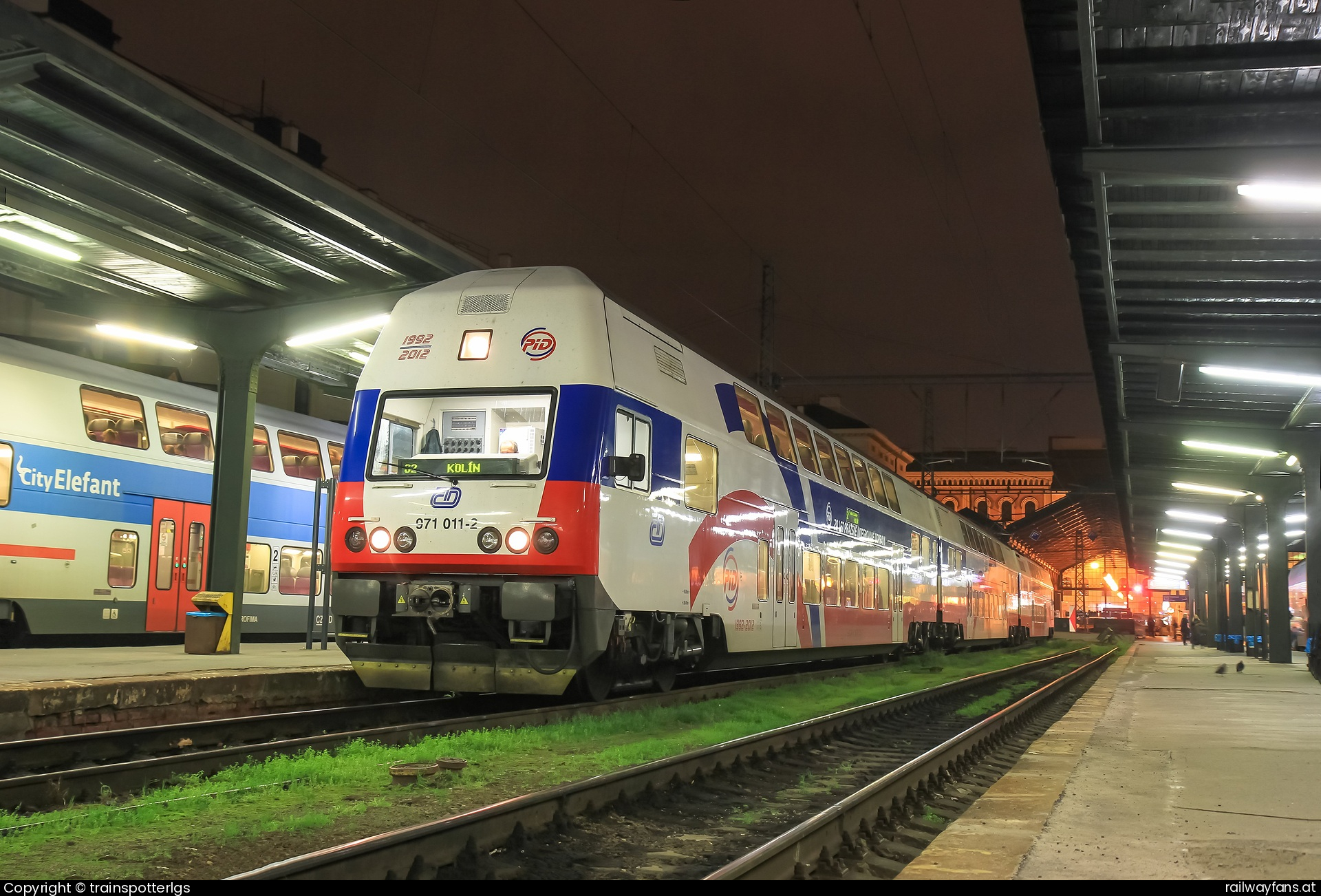 České dráhy 971 011 in U Horské brány - CD 971 011 ''PID'' spotted in Praha Masarykovo Nadrazi   Railwayfans