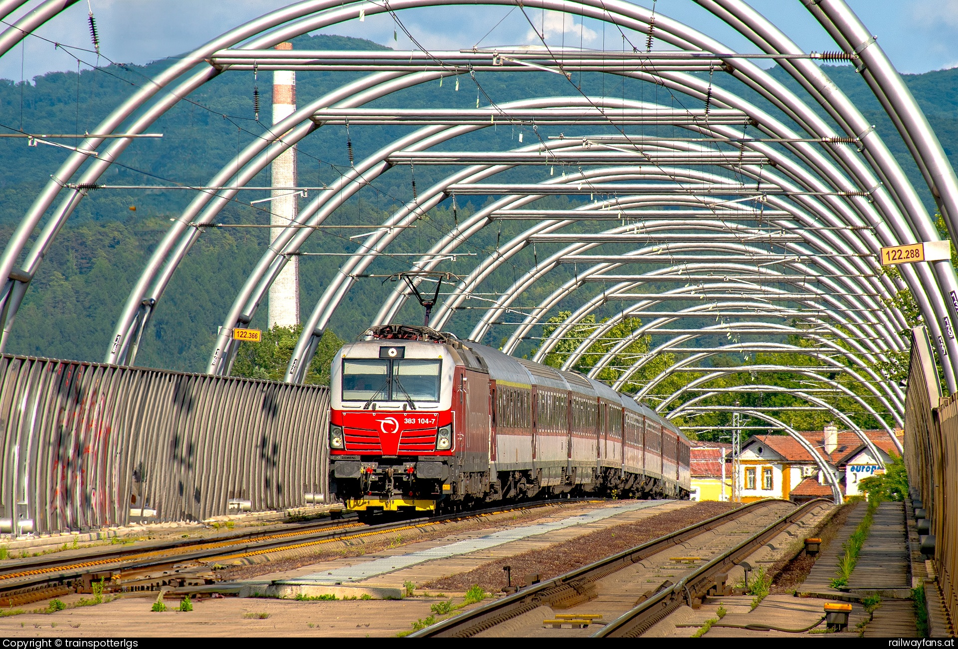 ZSSK 383 104 in Radlinského - ZSSK 383 104 spotted in Zlatovce
   Railwayfans