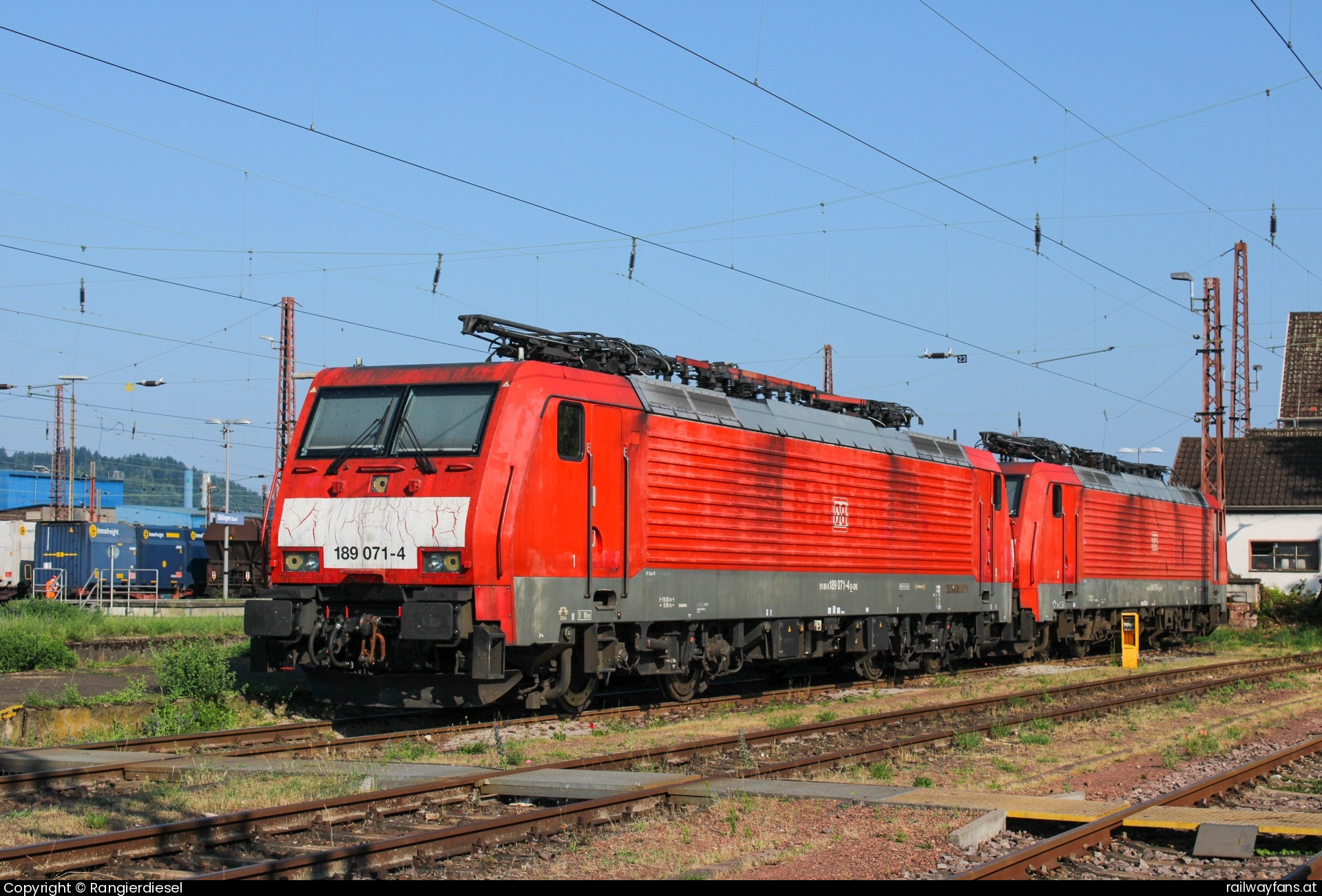 DB Cargo 189 071 in Dillingen (Saar) - 189 071-4 und 189 075-5 im Bahnhof Dillingen (Saar)   Railwayfans