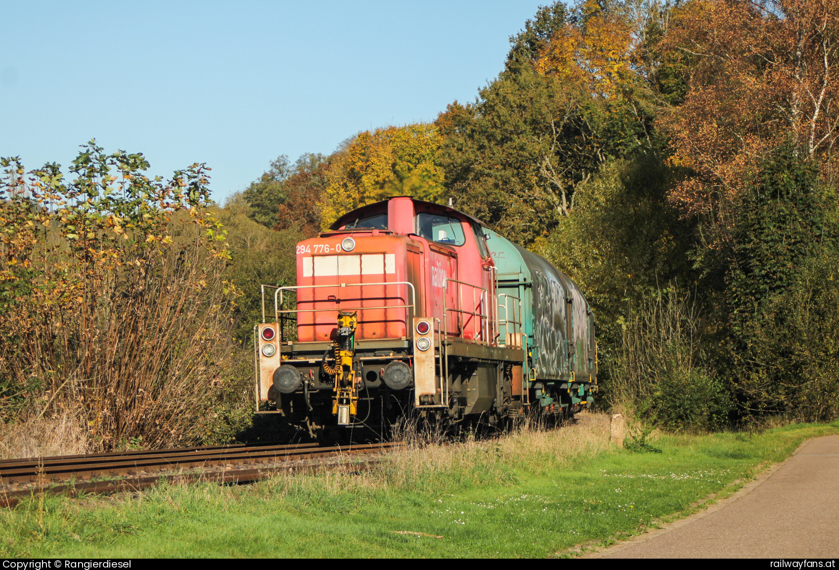 DB Cargo 294 776 in Ambetstraße - 294 776-0 mit dem Limbacher Coilzug auf dem Rückweg von der Fa. Meiser nach Dillingen (Saar) in Schmelz  3211 Railwayfans