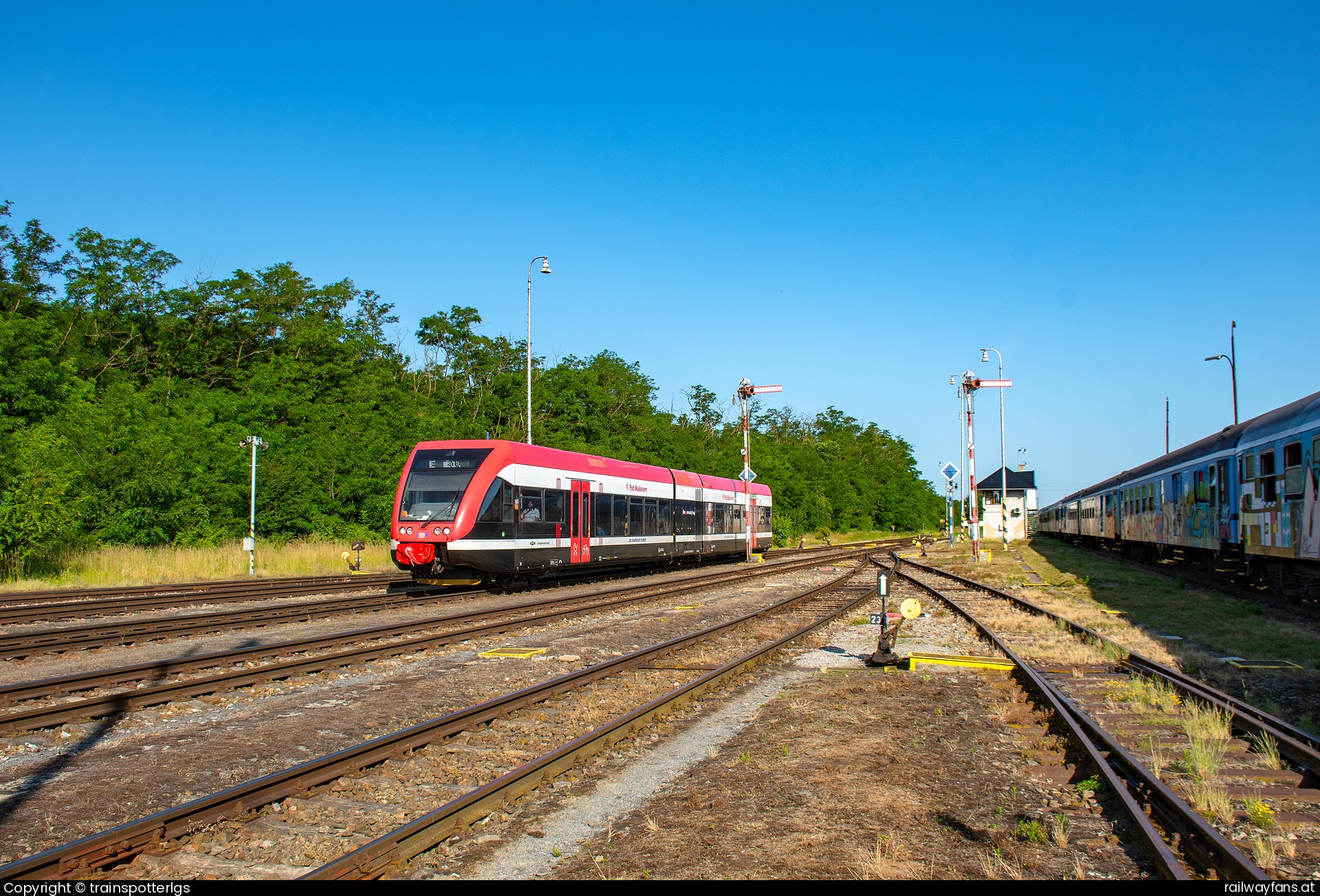 ARRIVA 848 xxx in Schönau - ARR 848 xxx ''Pod Muslovem'' spotted in Hrušovany nad Jevišovkou   Railwayfans