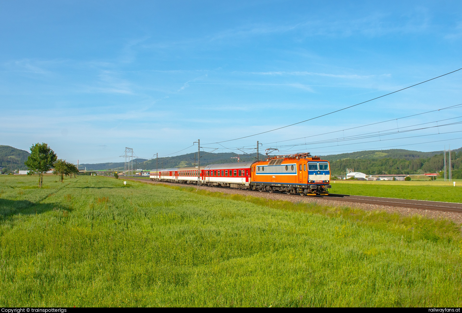 České dráhy 362 001 (ES499 1001) in 2095 - CD 362 001 ''Retro'' spotted near Rudinka   Railwayfans