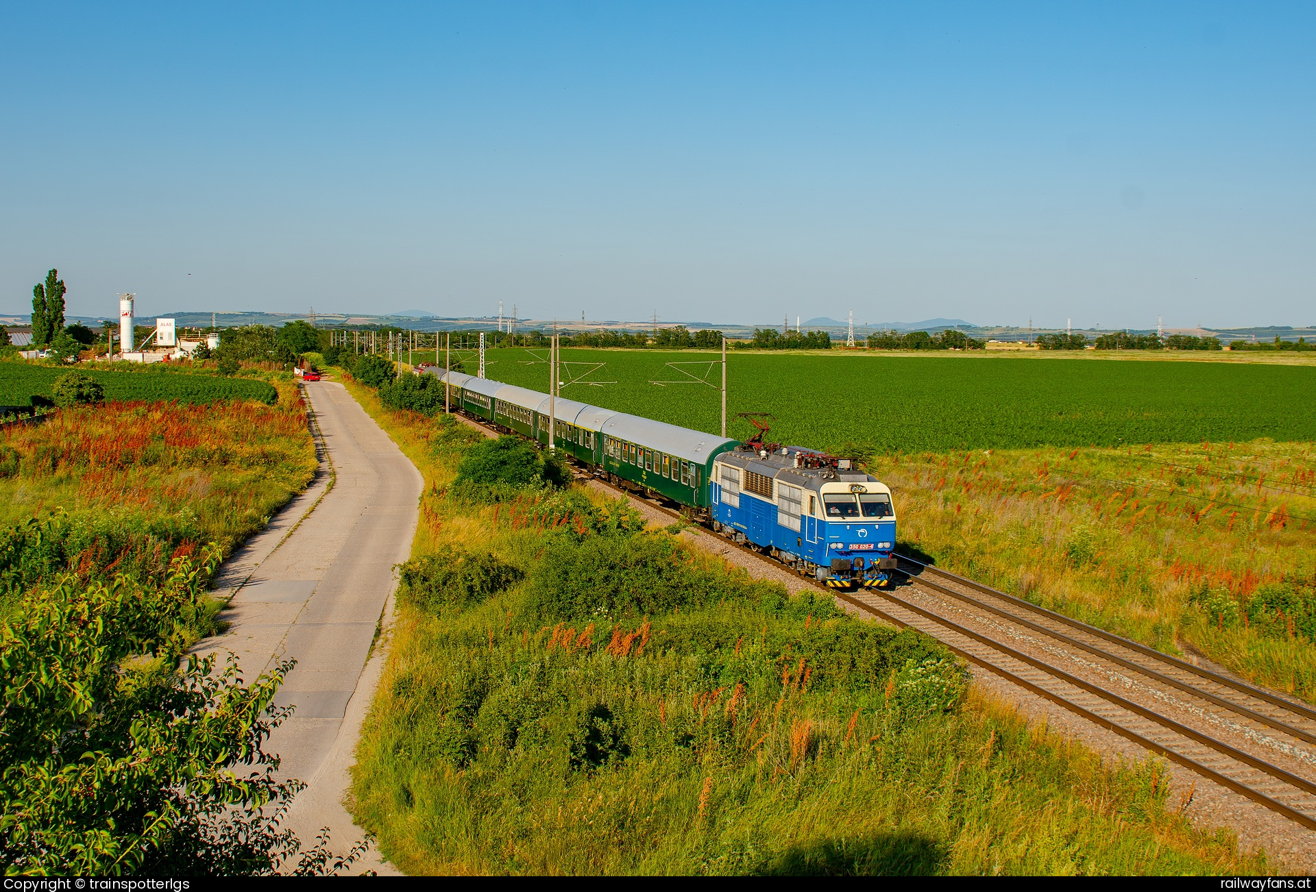 ZSSK 350 020 in Zavar - ZSSK 350 020 on Special Train spotted in Trnava
   Railwayfans