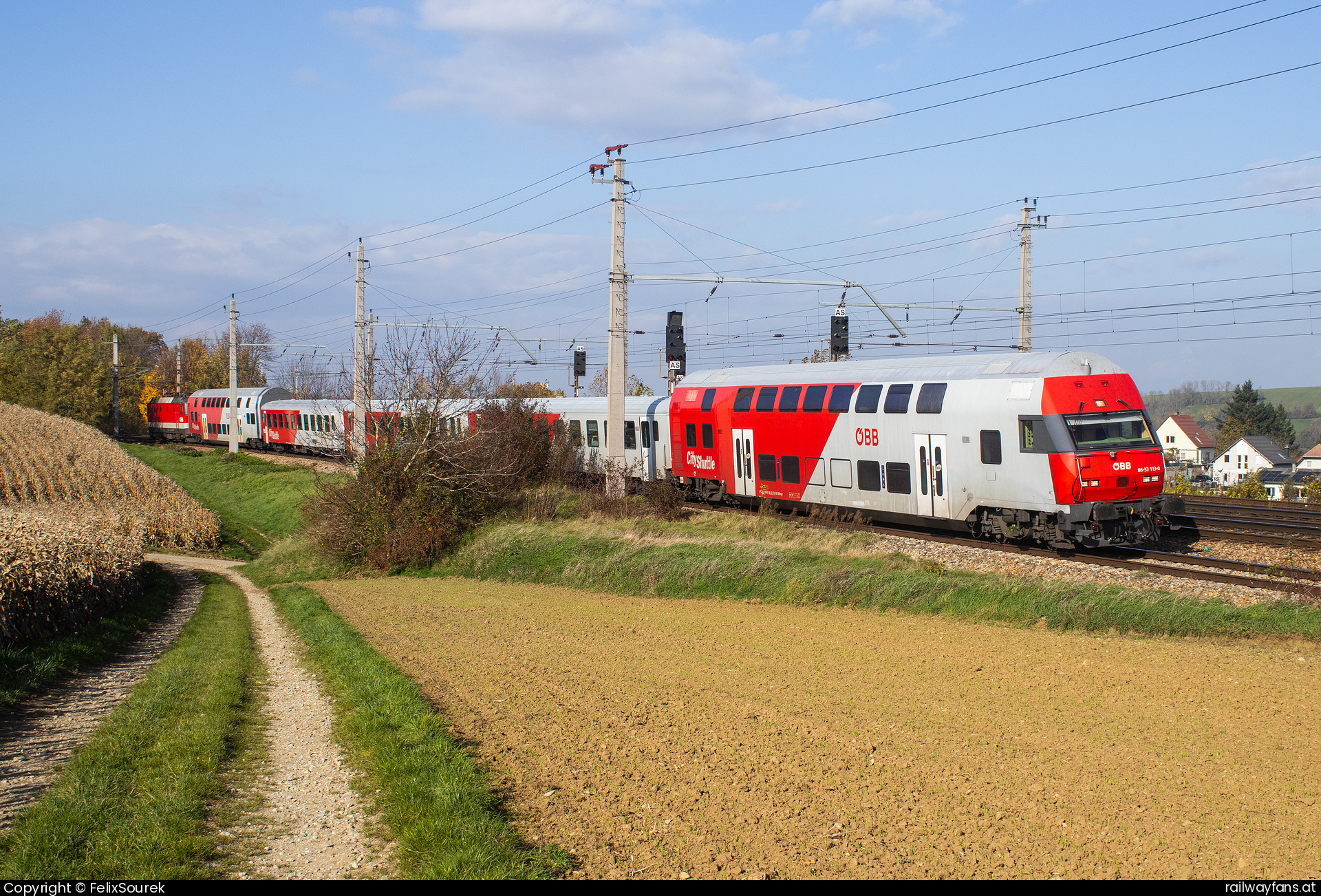 ÖBB 8633 113 in Böheimkirchen  Railwayfans