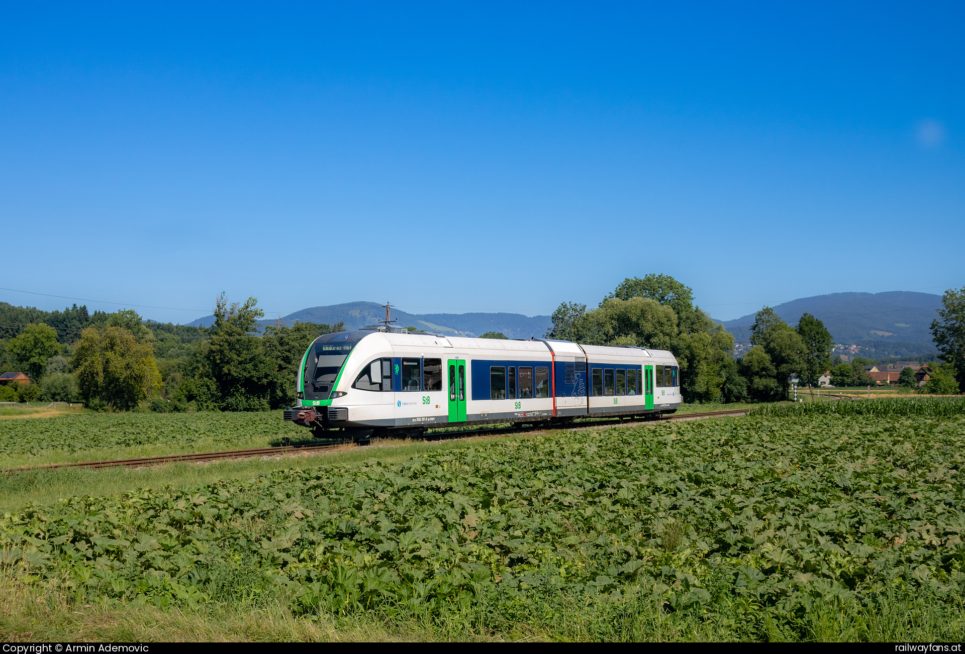 StB 5062 001 in Unterfladnitz mit dem S31 8628 Weizer Bahn | Gleisdorf - Weiz Railwayfans