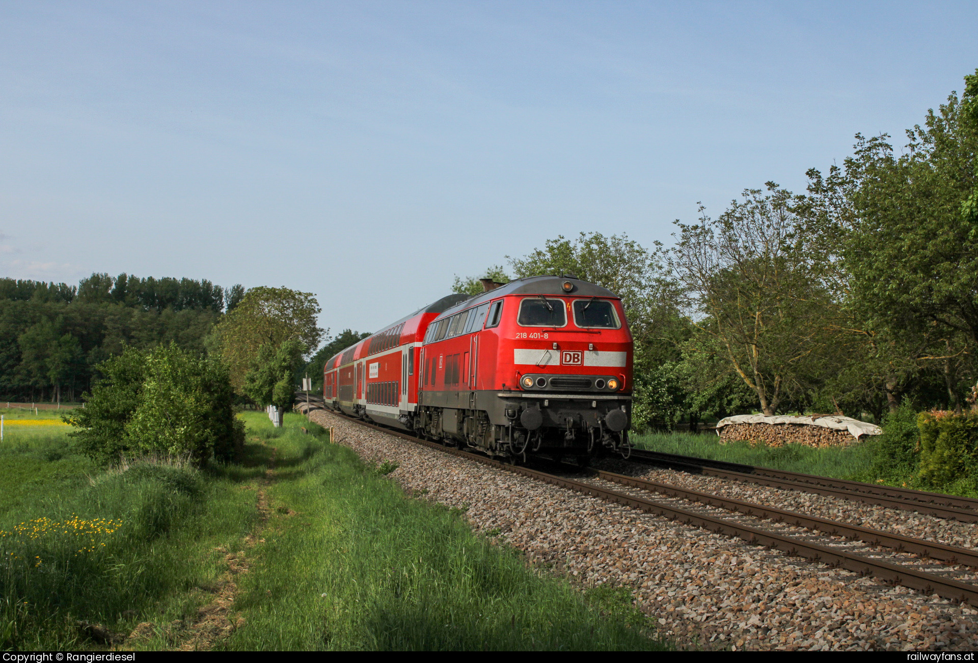 DB Regio 218 401 in Steinweiler mit dem RE 12035 - 