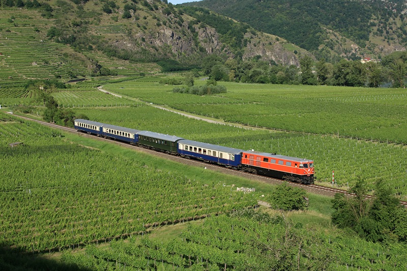 2050 009 Regiobahn Wachaubahn | Krems a.d. Donau - Sarmingstein    Railwayfans