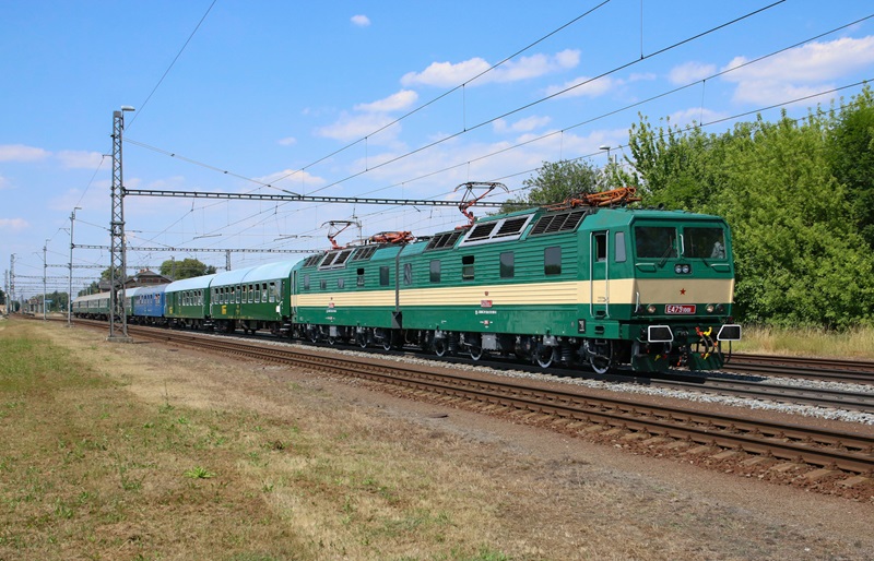E479.1001+E479.1002 ZSSK Grygov     Railwayfans