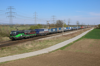 193 274 TX Logistik Ostbahn | Wien Hbf - Hegyeshalom Götzendorf    Railwayfans