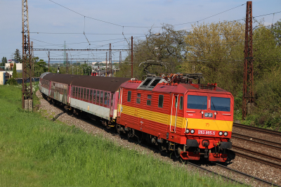 263 005 ZSSK Bratislava - Zilina Bratislava Vinohrady    Railwayfans