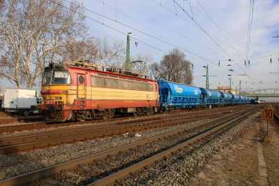 240 126 ZSSK Cargo Hegyeshalom - Budapest (Raaber Ostbahn) Komarom  Bahnhofsbild  Railwayfans