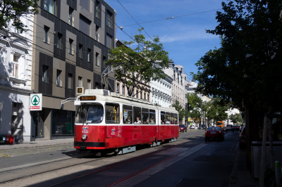 Wiener Linien E2 4032 in Schweglerstraße