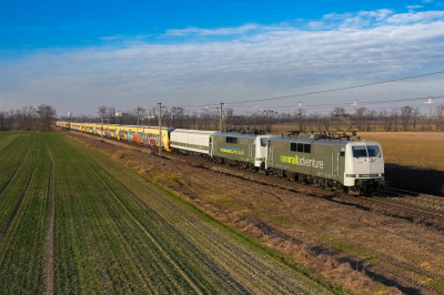 111 210 Railadventure Ostbahn | Wien Hbf - Hegyeshalom Freie Strecke SGAG 47191 Gramatneusiedl  Railwayfans