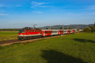 1142 667 ÖBB Franz-Josefsbahn | Wien FJB - Ceske Velenice Freie Strecke REX 2120 Muckendorf an der Donau  Railwayfans