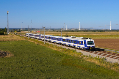 ÖBB 4020 304 in Kapellerfeld mit dem S2 (29695)