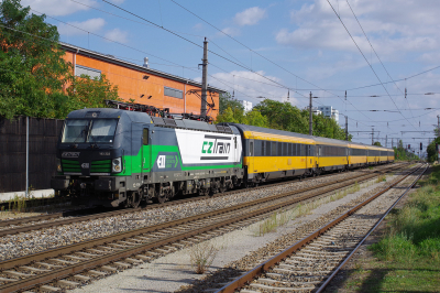 ELL 193 222 in Wien Oberlaa mit dem RJ Regiojet 1034