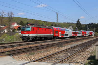 ÖBB 1144 088 in Großhaarbach mit dem 1642