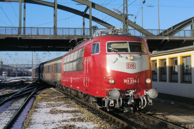DB Fernverkehr AG 103 234 in Wien Westbahnhof