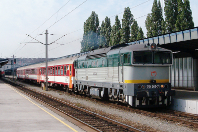 ZSSK 754 005 in Wien Ostbahnhof mit dem 2550