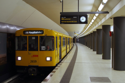Berliner Verkehrsbetriebe BVG 2659 in Brandenburger Tor
