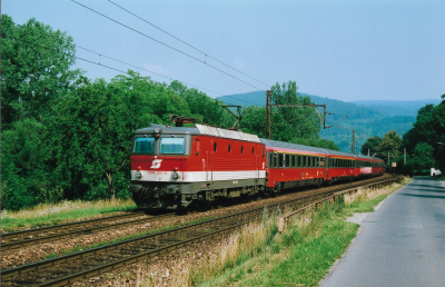 1044 251 ÖBB Westbahn Freie Strecke 64 Schlossstraße  Railwayfans