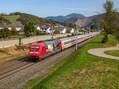 DB Fernverkehr AG 101 115 in Kleinstübing mit dem IC 719