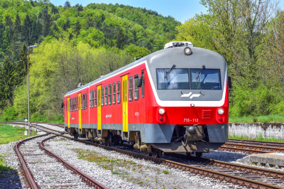 713-112 SZ Ljubljana - Metlika Višnja Gora LP 3211 Bahnhofsbild  Railwayfans