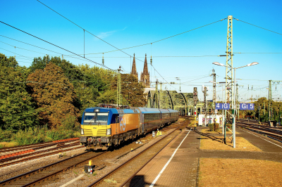 193 759 NS  Köln Messe/Deutz  Bahnhofsbild  Railwayfans