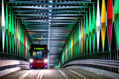 Dopravný podnik Bratislava ŠKODA 30T 7516 in Alte Brücke