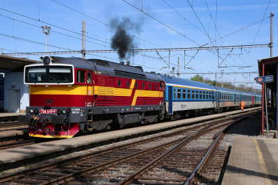 754 043 České dráhy  Stare Mesto u Uh. Hr.  Bahnhofsbild  Railwayfans