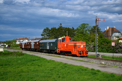 2067 100 NLB Innere Aspangbahn | Wien Zvbf - Felixdorf Freie Strecke SGAG 17075 Gemeinde Tattendorf  Railwayfans