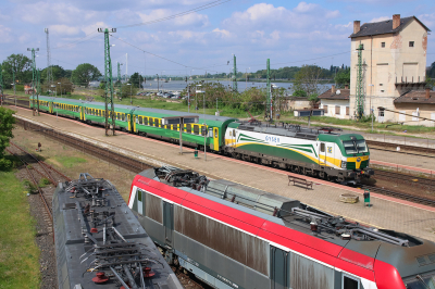 471 003 GYSEV  Komarom  Bahnhofsbild  Railwayfans