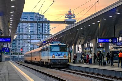 1142 696 GCA  Freie Strecke  Wien Hbf  Railwayfans