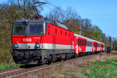 1144 261 ÖBB Südbahn | Wien Hbf -  Spielfeld Straß Freie Strecke D155 Wildon  Railwayfans
