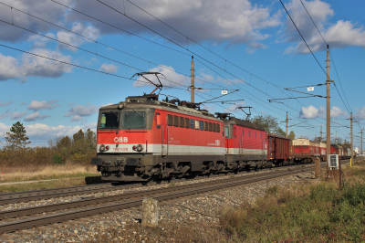 1142 638 ÖBB Südbahn | Wien Hbf -  Spielfeld Straß Wiener Neustadt Hbf DG54703 Bahnhofsbild  Railwayfans