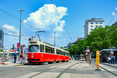 E2 4022 Wiener Linien  Freie Strecke  Franz-Josefs-Kai  Railwayfans