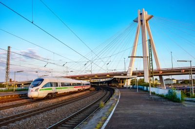 411 005 DB Fernverkehr AG  Ludwigshafen (Rhein) Hbf Gleis 1  Bahnhofsbild  Railwayfans