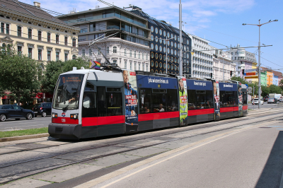 Wiener Linien A1 126 in Wien Hauptbahnhof