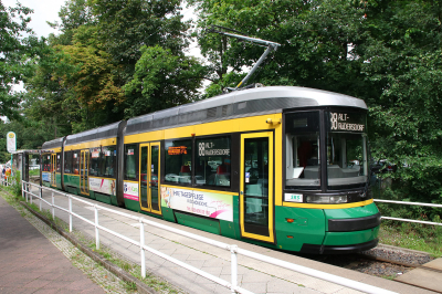 52 Straßenbahn Schöneiche  Berlin Friedrichshagen  Bahnhofsbild  Railwayfans