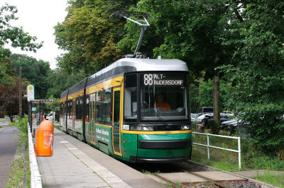 51 Straßenbahn Schöneiche  Berlin Friedrichshagen  Bahnhofsbild  Railwayfans
