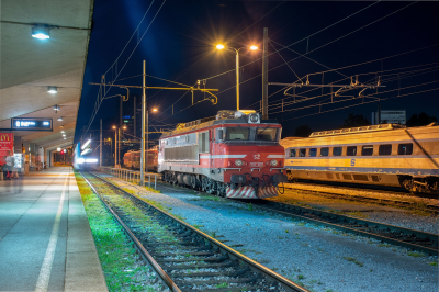 363 023 SZ  Peron številka 5  Bahnhofsbild  Railwayfans