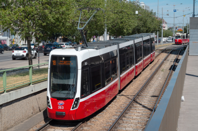 D 363 Wiener Linien Linie 18 Freie Strecke  Wiedner Gürtel  Railwayfans