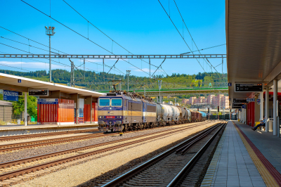 363 099 ZSSK Cargo  Považská Bystrica  Bahnhofsbild  Railwayfans