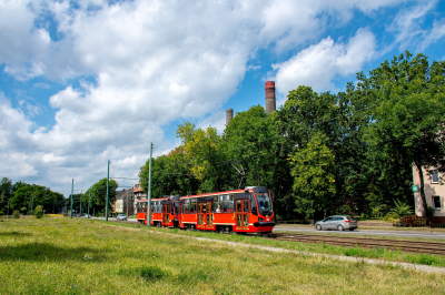 Tramwaje Śląskie 692 in Wolności mit dem L05