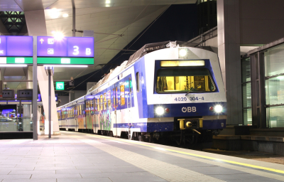 ÖBB 4020 304 in Wien HBF mit dem S80 25060