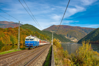 ZSSK 350 020 in Ratkovo mit dem EX602