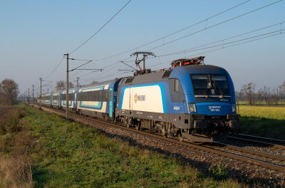 182 562 MÁV Rail Tours  Freie Strecke  Gramatneusiedl  Railwayfans