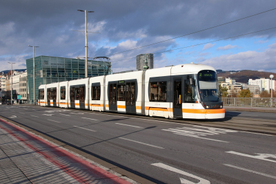 018 LINZ AG Linien  Freie Strecke  Linz Nibelungenbrücke  Railwayfans