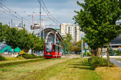 Tramwaje Śląskie 709 in Aleja Wojciecha Korfantego